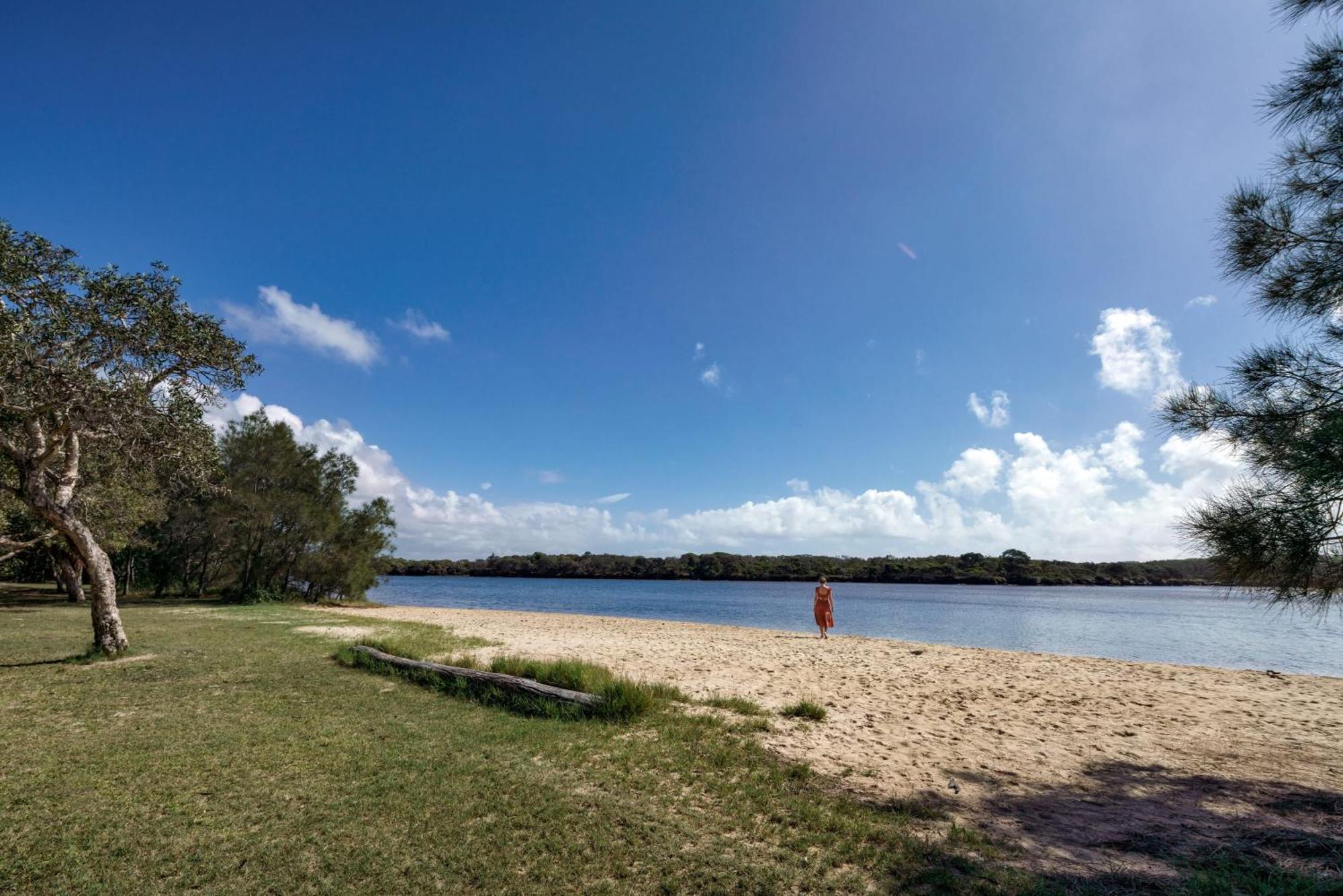 Currimundi Beach House, Walk To Lake & Beach Villa Kawana Waters Eksteriør bilde